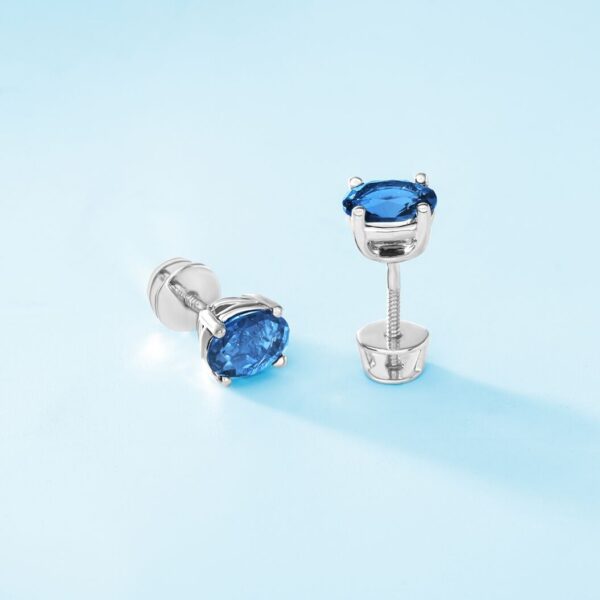 Blue sapphire stud earrings in white gold